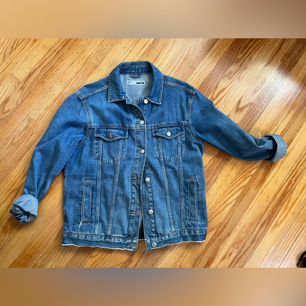 Like New women Denim Jacket Size 6